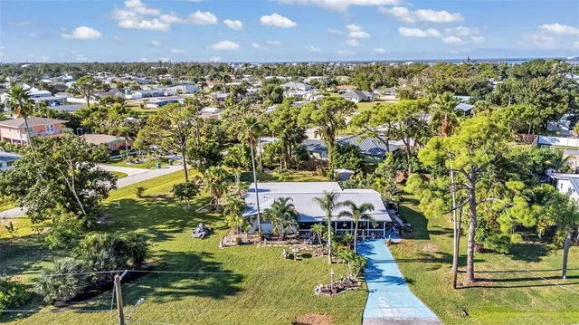 $375,000 | 2091 Oyster Creek Drive, Englewood, FL 34224