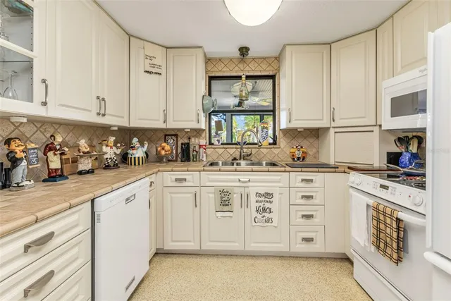 $375,000 | 2091 Oyster Creek Drive, Englewood, FL 34224