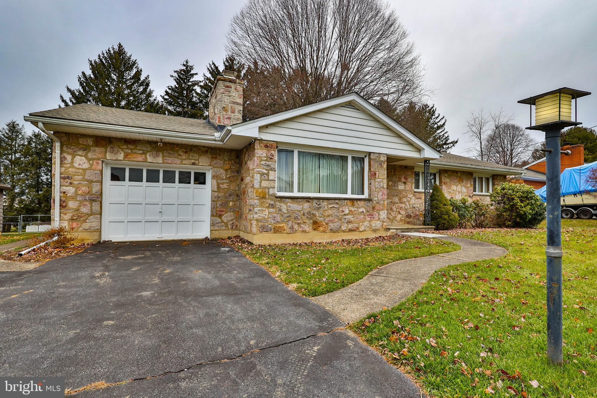 3145 Hecktown Road Bethlehem, PA 18020 - Photo 2 of 48 Gallery Image 2