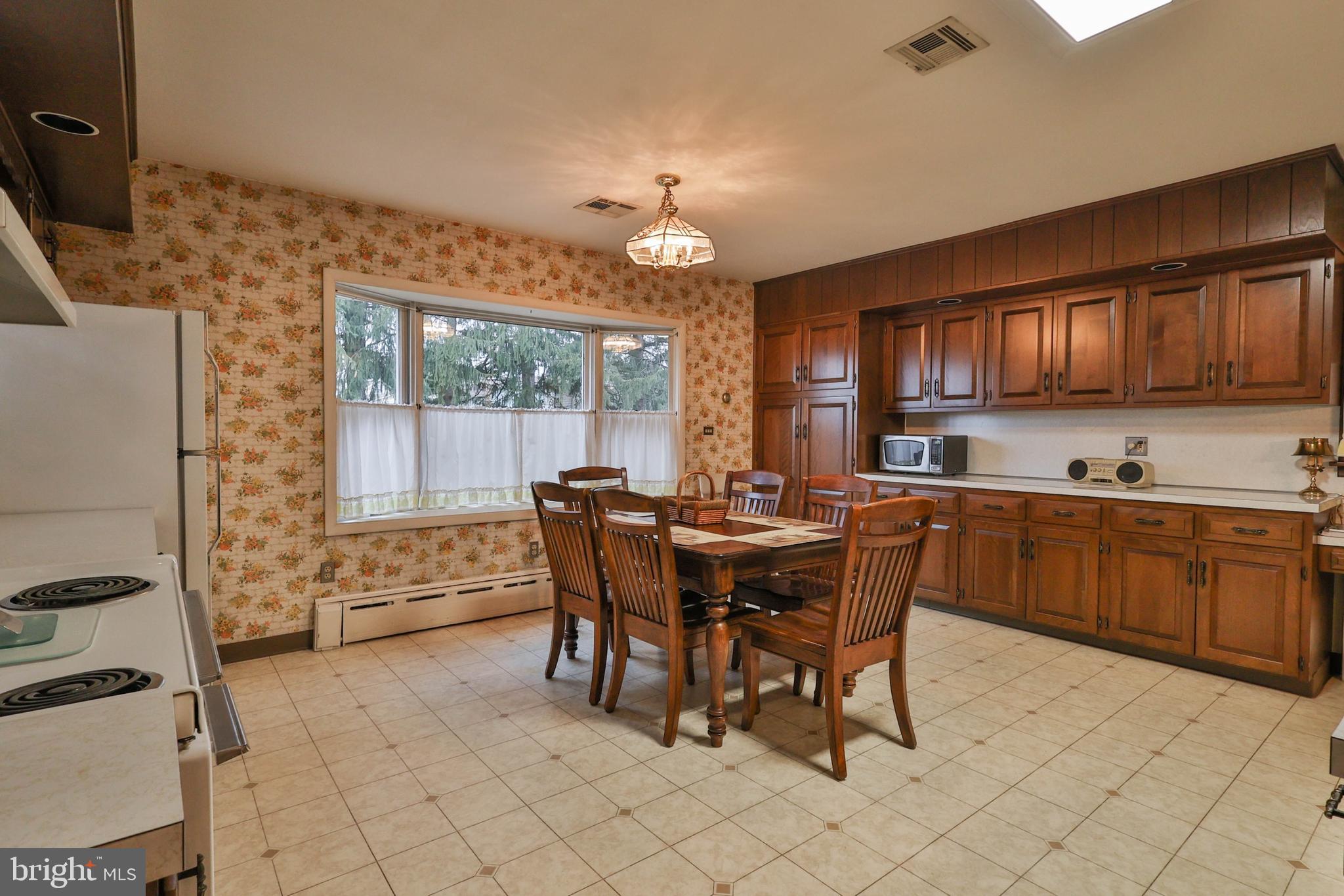 3145 Hecktown Road Bethlehem, PA 18020 - Photo 17 of 48 Gallery Image 17