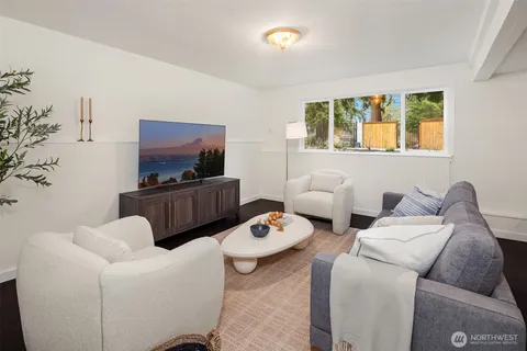 $1,198,000 | 15950 186th Avenue Northeast, Woodinville, WA 98072