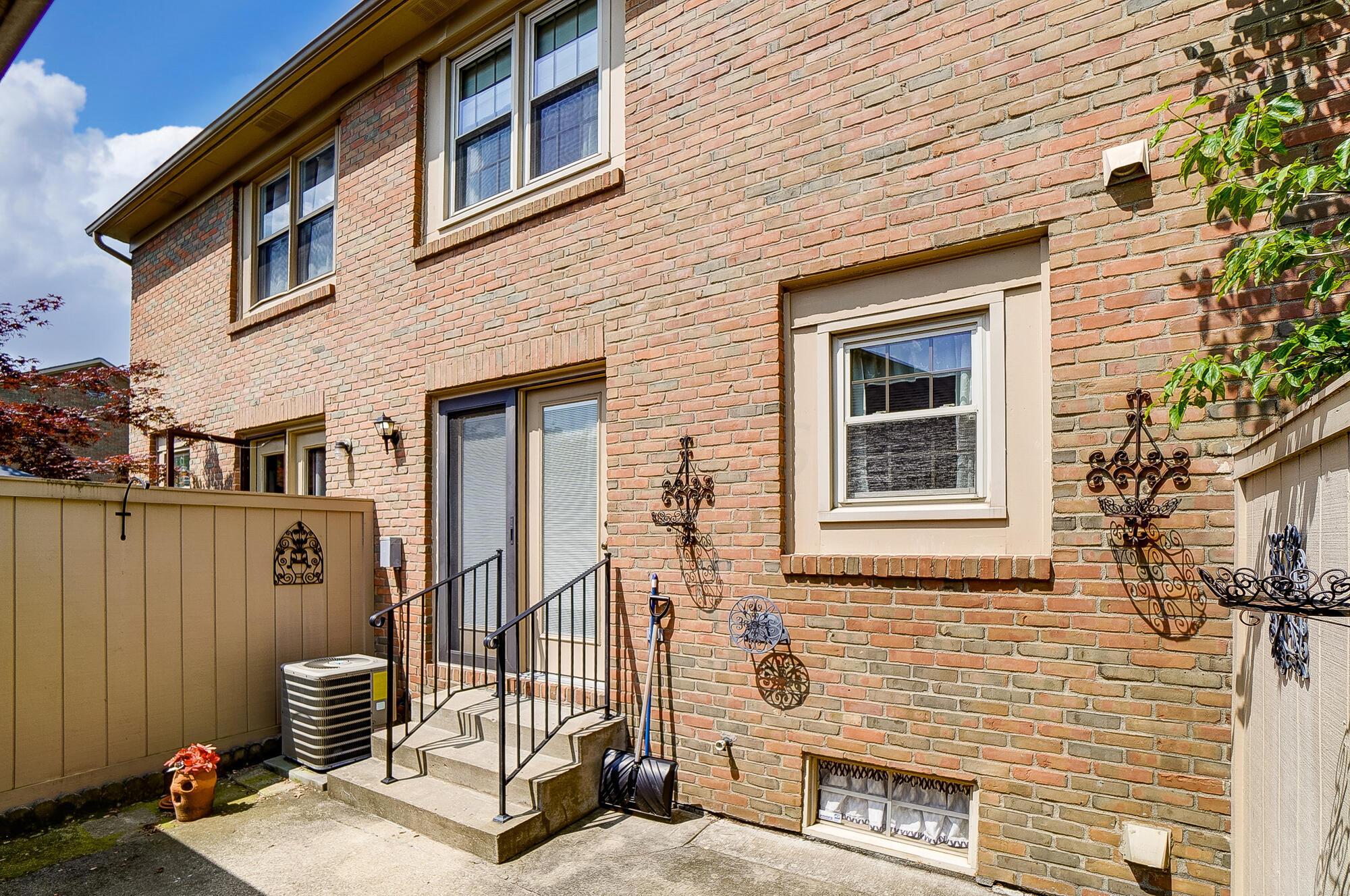 5104 Reed Road Columbus, OH 43220 - Photo 31 of 33 029