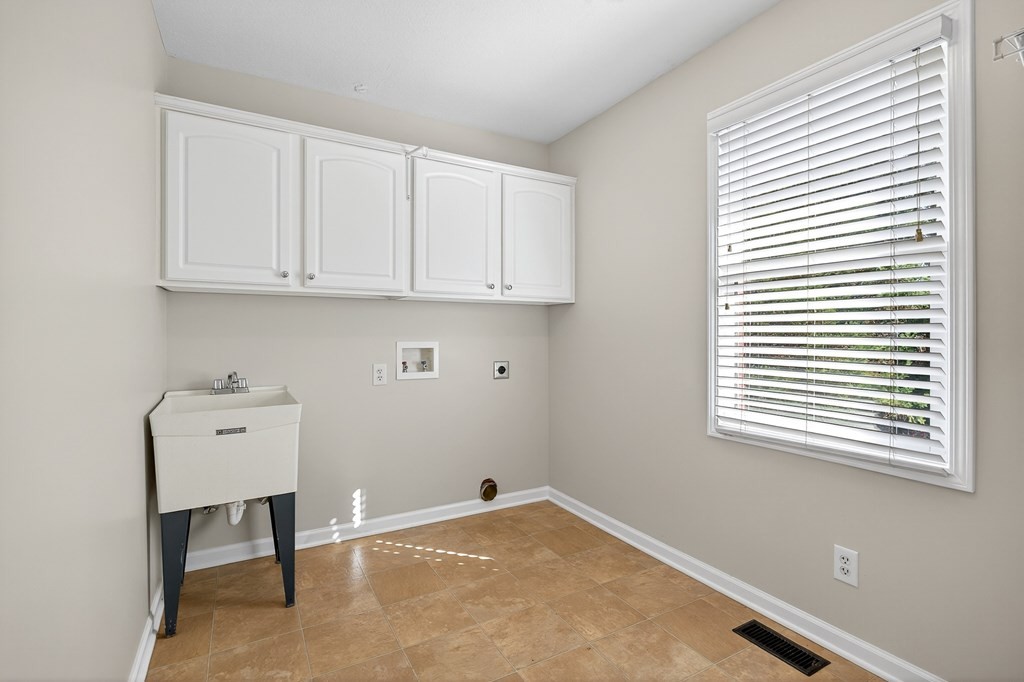 1325 Bridle Path Cookeville, TN 38501 - Photo 16 of 41 a view of an empty room with a window