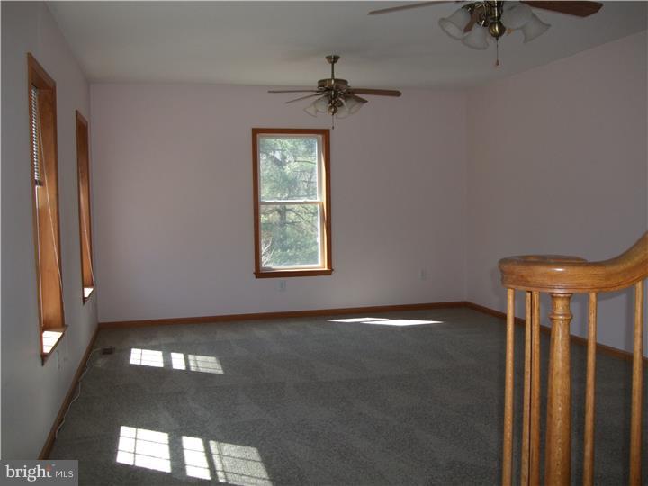 319 Ridge Road Southampton, NJ 08088 - Photo 20 of 25 Living Room