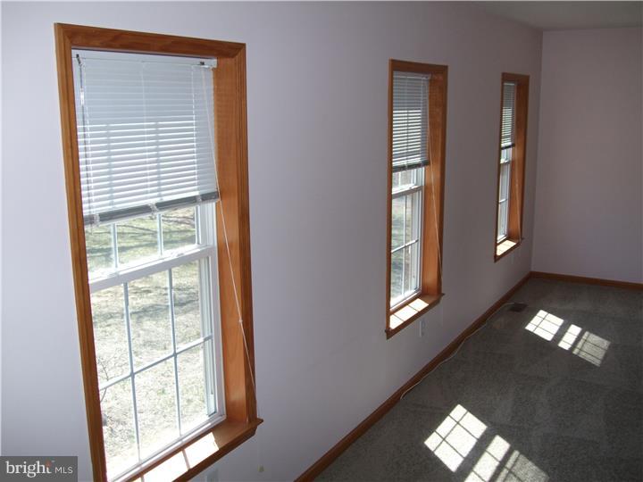 319 Ridge Road Southampton, NJ 08088 - Photo 21 of 25 Living Room