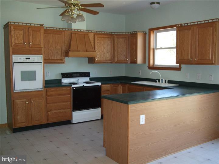 319 Ridge Road Southampton, NJ 08088 - Photo 4 of 25 Kitchen