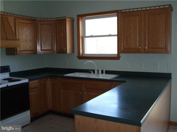 319 Ridge Road Southampton, NJ 08088 - Photo 5 of 25 Kitchen