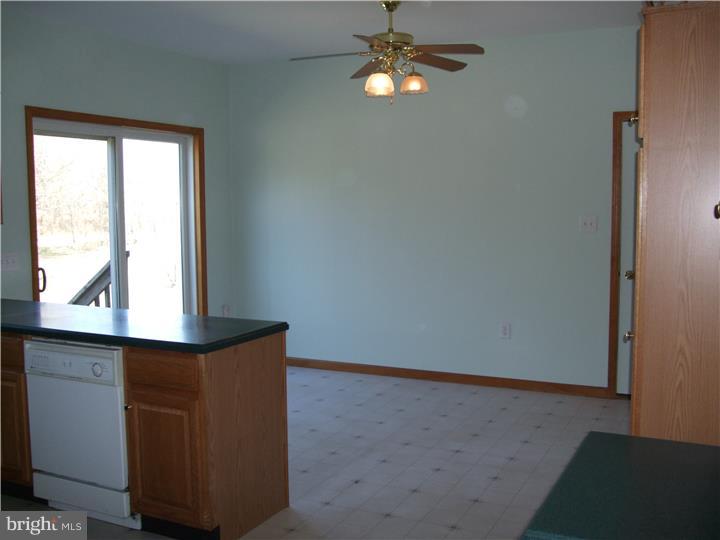 319 Ridge Road Southampton, NJ 08088 - Photo 6 of 25 Breakfast Room