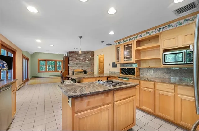 $1,499,000 | 10 Lorraine Circle, Newton, MA 02468