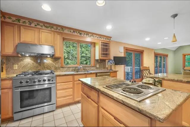 $1,499,000 | 10 Lorraine Circle, Newton, MA 02468