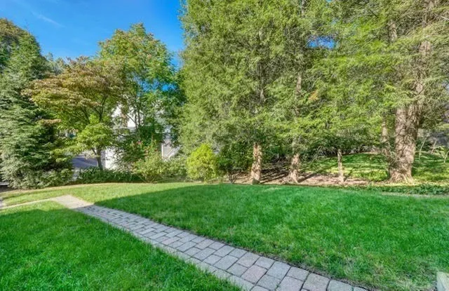 $1,499,000 | 10 Lorraine Circle, Newton, MA 02468