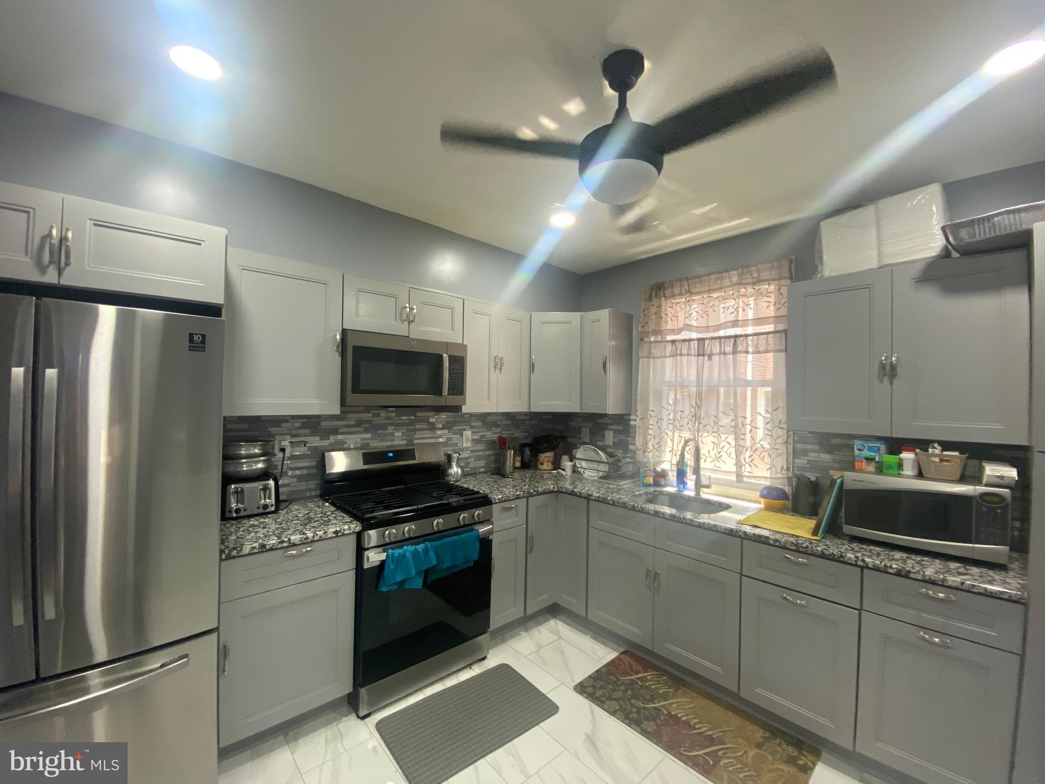 238 Avon Road Upper Darby, PA 19082 - Photo 15 of 36 Kitchen