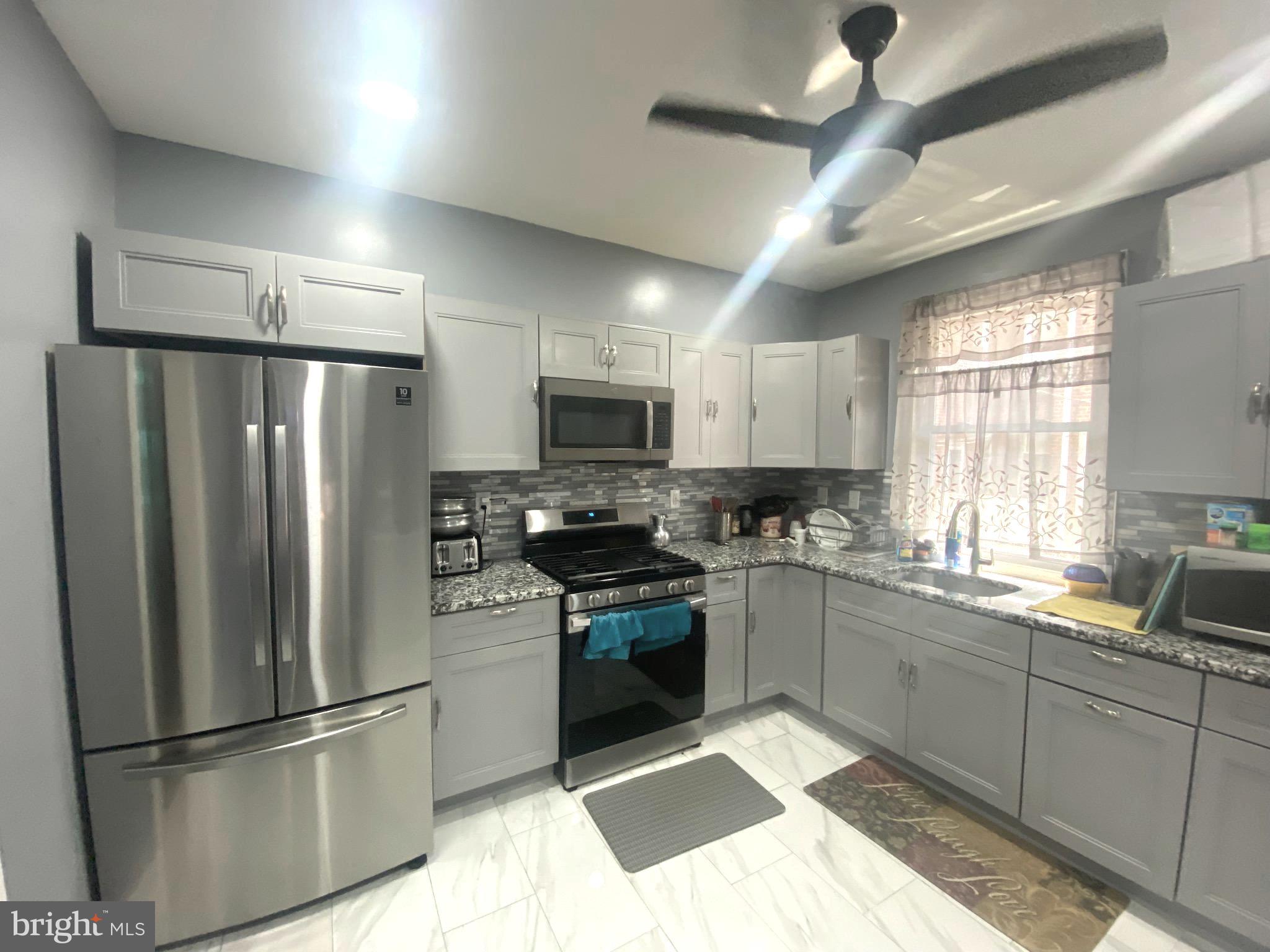 238 Avon Road Upper Darby, PA 19082 - Photo 16 of 36 Kitchen