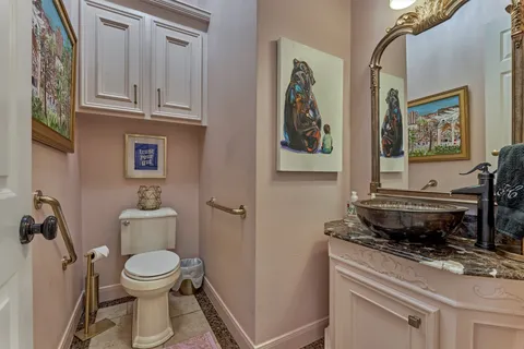 $1,595,000 | 319 South Silvershire Circle, The Woodlands, TX 77381
