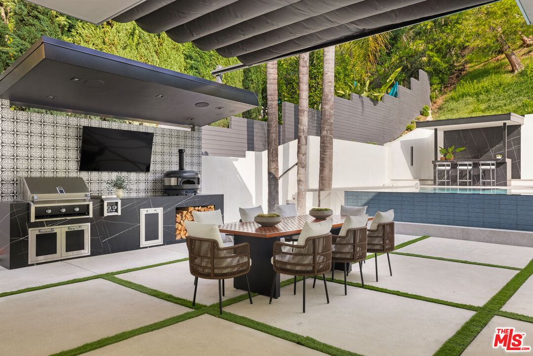 2112 Roscomare Road Los Angeles, CA 90077 - Photo 13 of 54