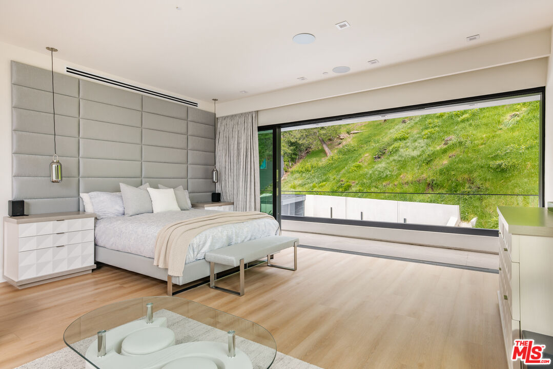 2112 Roscomare Road Los Angeles, CA 90077 - Photo 24 of 54