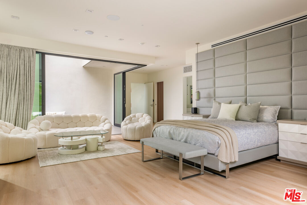 2112 Roscomare Road Los Angeles, CA 90077 - Photo 25 of 54