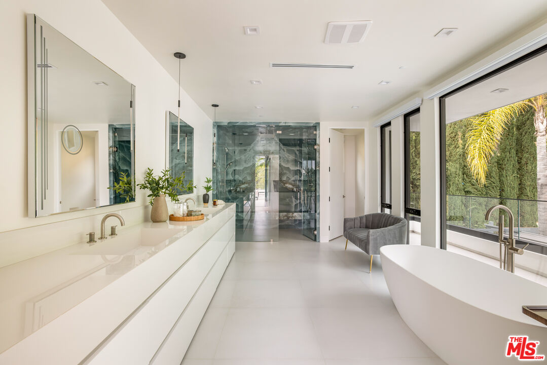 2112 Roscomare Road Los Angeles, CA 90077 - Photo 26 of 54