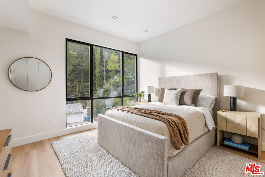 2112 Roscomare Road Los Angeles, CA 90077 - Photo 32 of 54