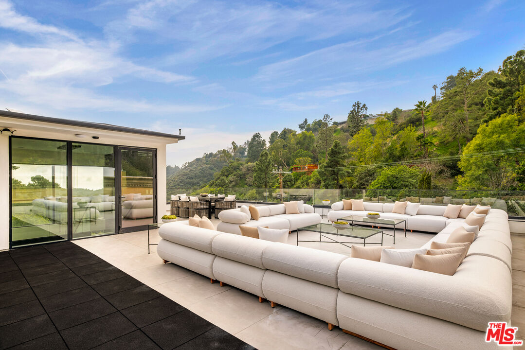 2112 Roscomare Road Los Angeles, CA 90077 - Photo 40 of 54