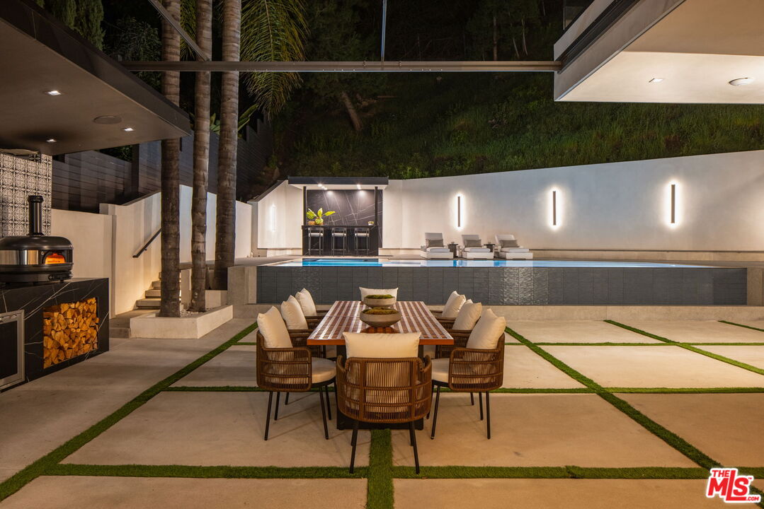 2112 Roscomare Road Los Angeles, CA 90077 - Photo 45 of 54