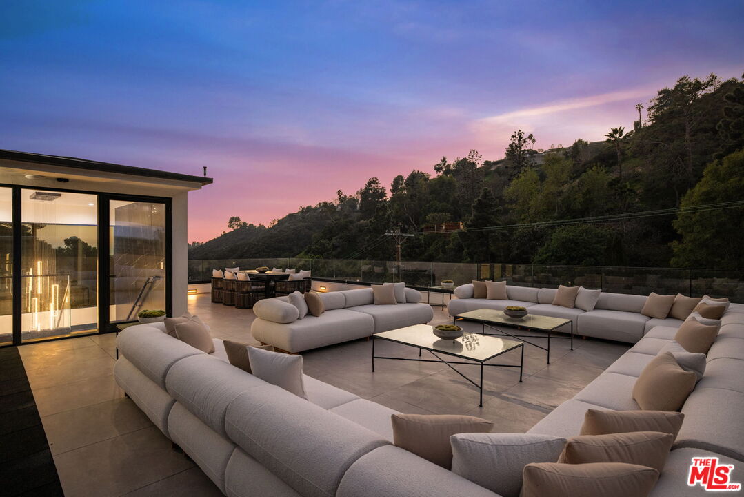 2112 Roscomare Road Los Angeles, CA 90077 - Photo 53 of 54