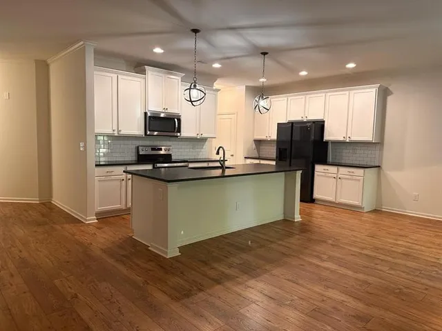 $2,200 | 5635 Parkview Lane, Flowery Branch, GA 30542