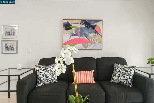 $359,000 | 1411 Marchbanks Drive, Unit 2, Walnut Creek, CA 94598