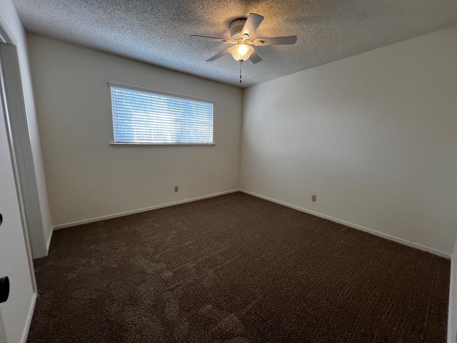 908 Nevada Street Kingsburg, CA 93631 - Photo 5 of 8