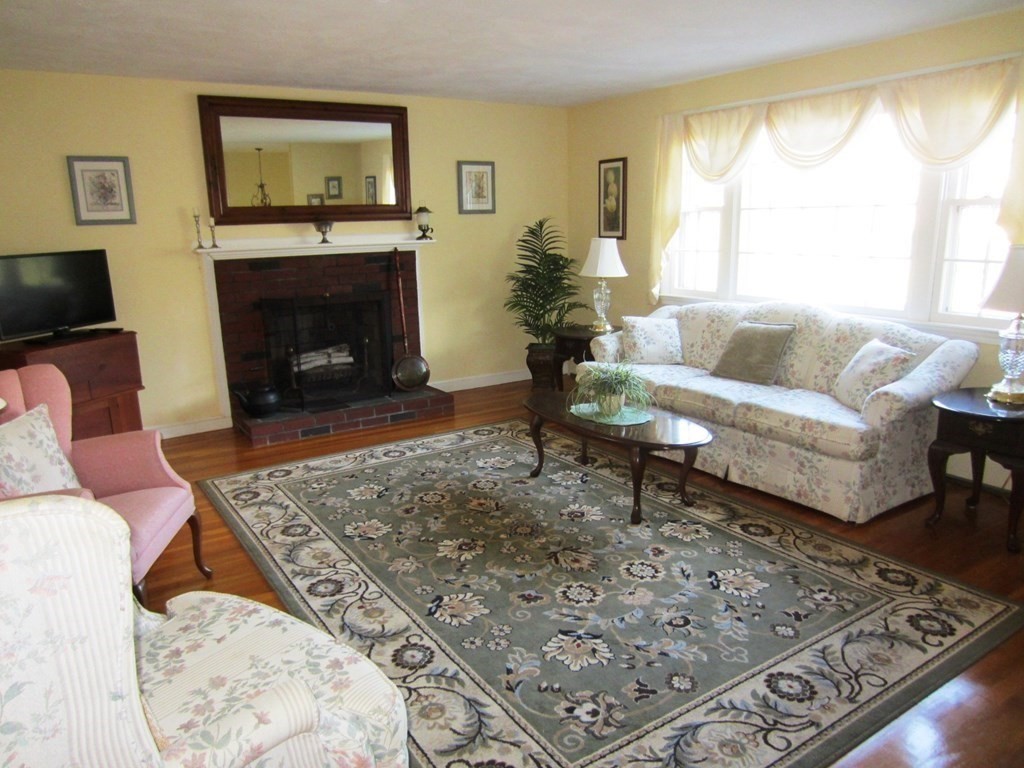 7 Stanford Road Franklin, MA 02038 - Photo 8 of 25 Gallery Image 8