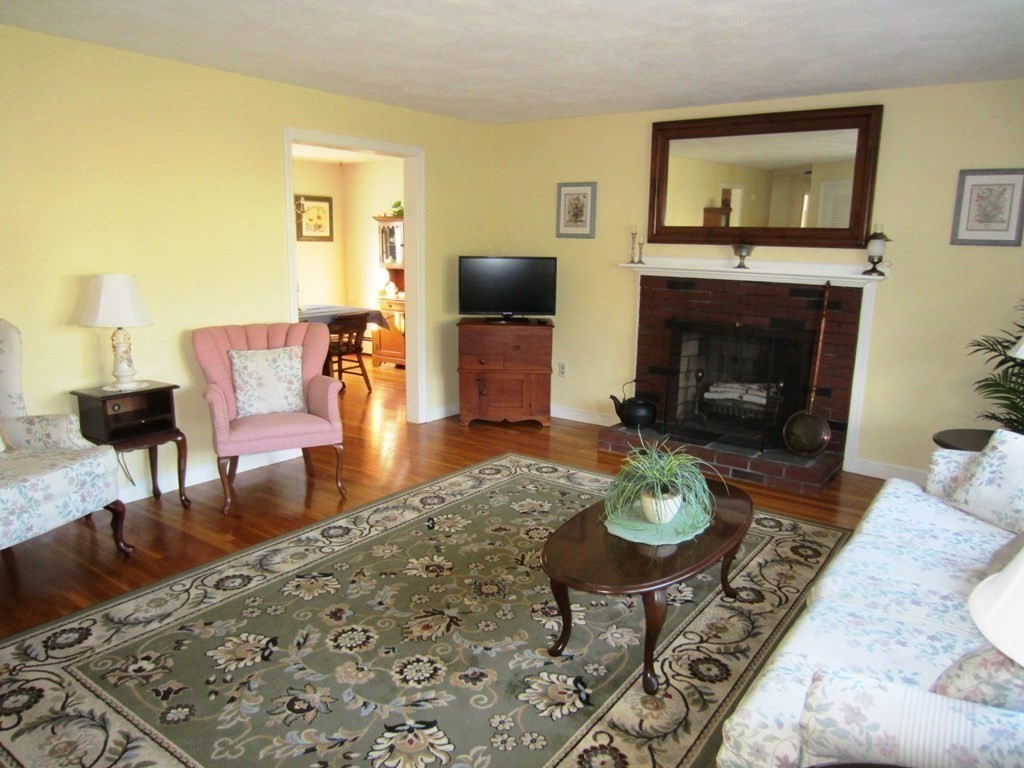 7 Stanford Road Franklin, MA 02038 - Photo 9 of 25 Gallery Image 9