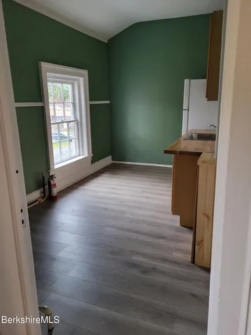$1,300 | 40 Perrine Avenue, Unit 4, Pittsfield, MA 01201