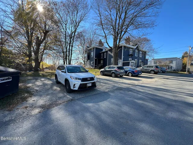 $1,300 | 40 Perrine Avenue, Unit 4, Pittsfield, MA 01201