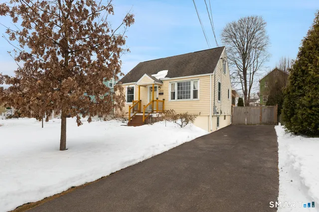 $915,000 | 855 Riverside Drive, Fairfield, CT 06824