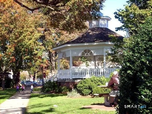 $915,000 | 855 Riverside Drive, Fairfield, CT 06824