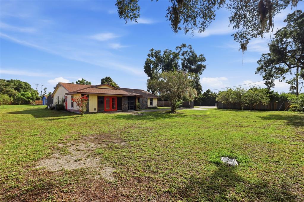 2951 Gocio Road Sarasota, FL 34235 - Photo 4 of 49