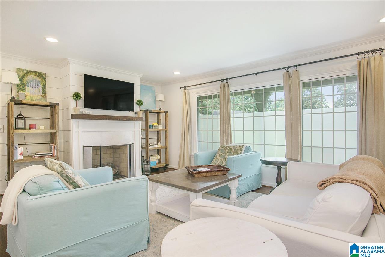 3164 Dolly Ridge Drive Birmingham, AL 35243 - Photo 4 of 44