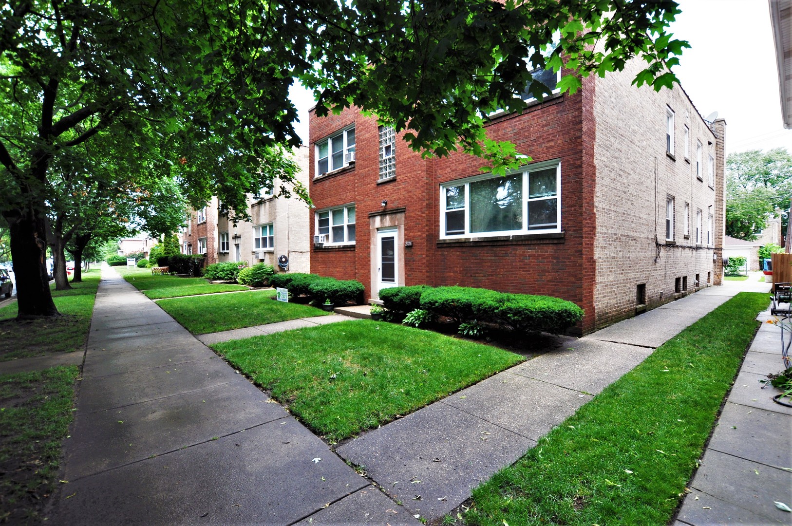 2716 West Rascher Avenue, Unit 2W Chicago, IL 60625 - Photo 1 of 11