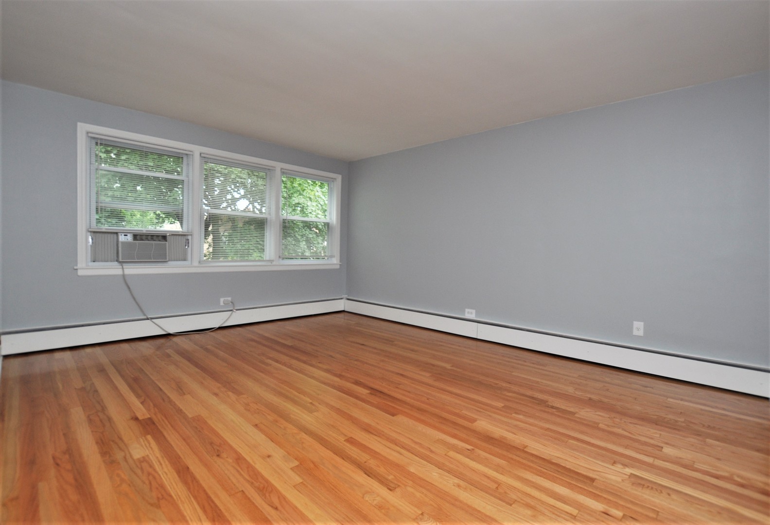 2716 West Rascher Avenue, Unit 2W Chicago, IL 60625 - Photo 2 of 11
