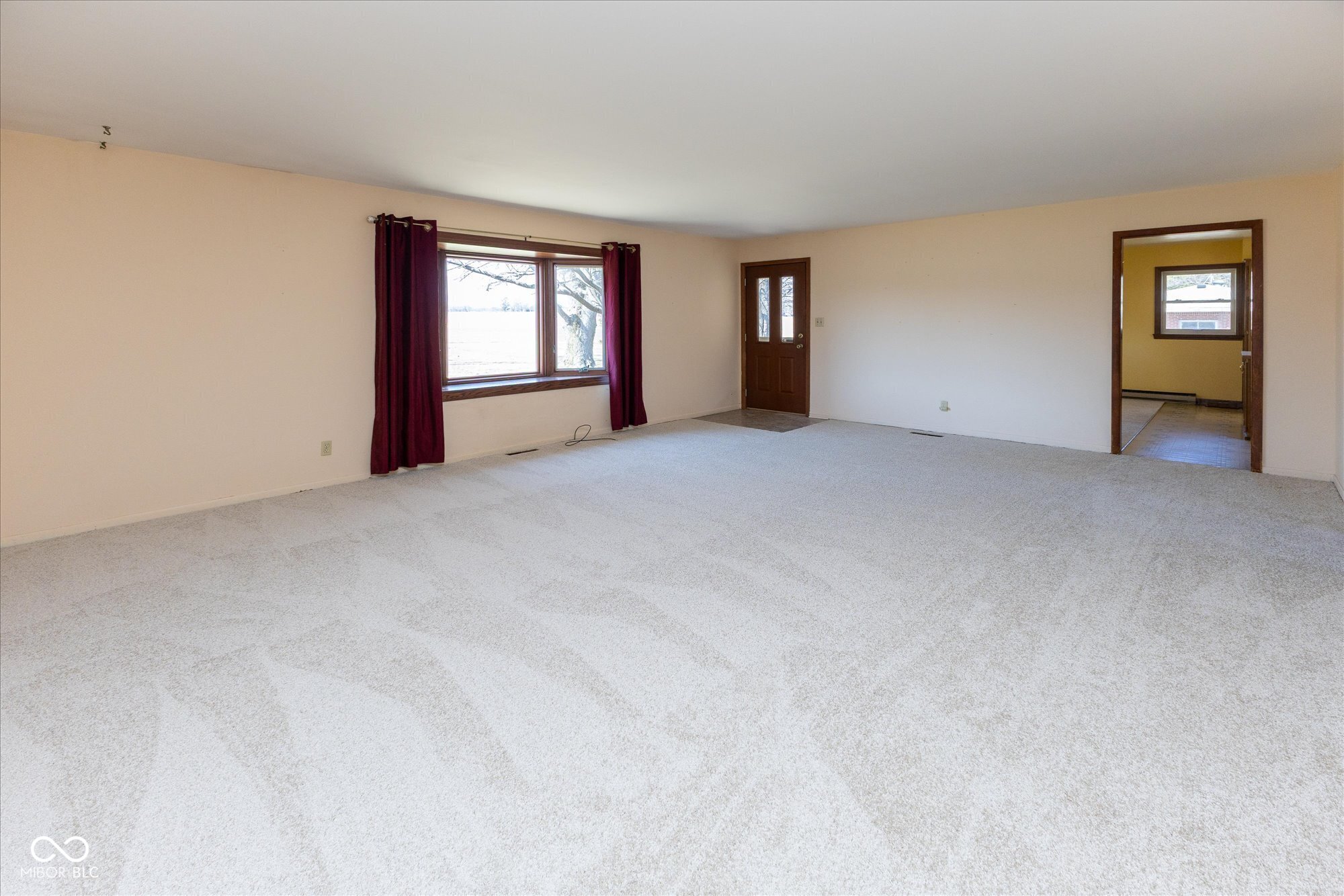8647 Cox Road Indianapolis, IN 46221 - Photo 4 of 22