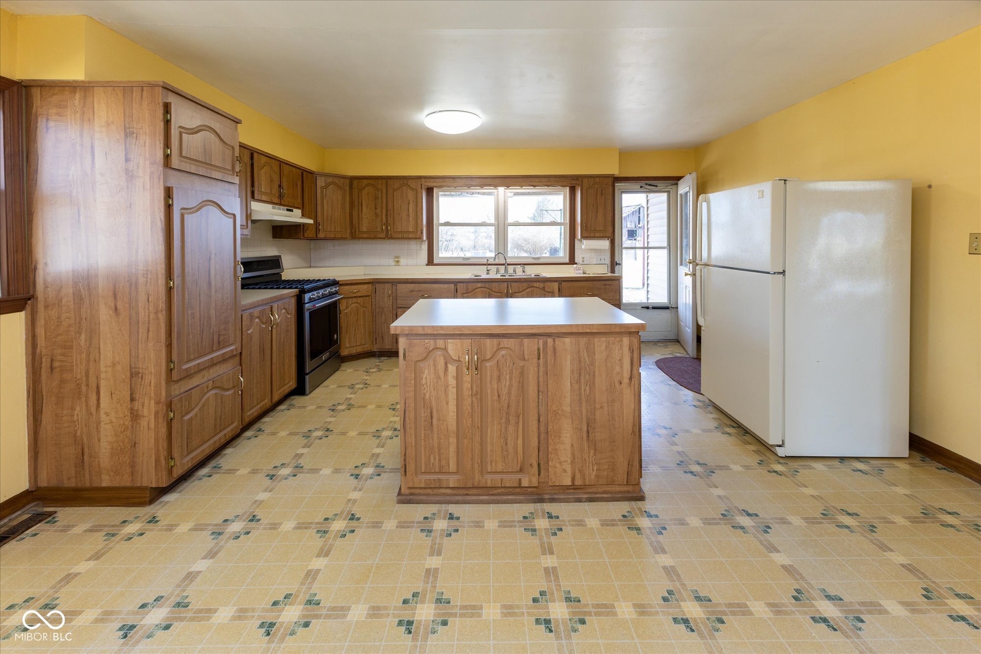 8647 Cox Road Indianapolis, IN 46221 - Photo 5 of 22