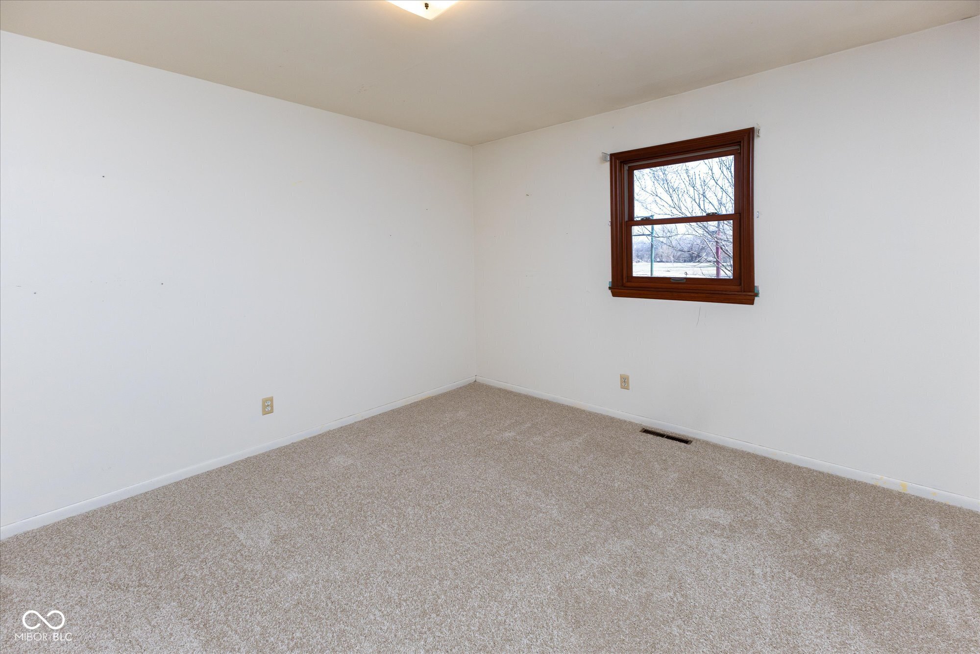 8647 Cox Road Indianapolis, IN 46221 - Photo 10 of 22