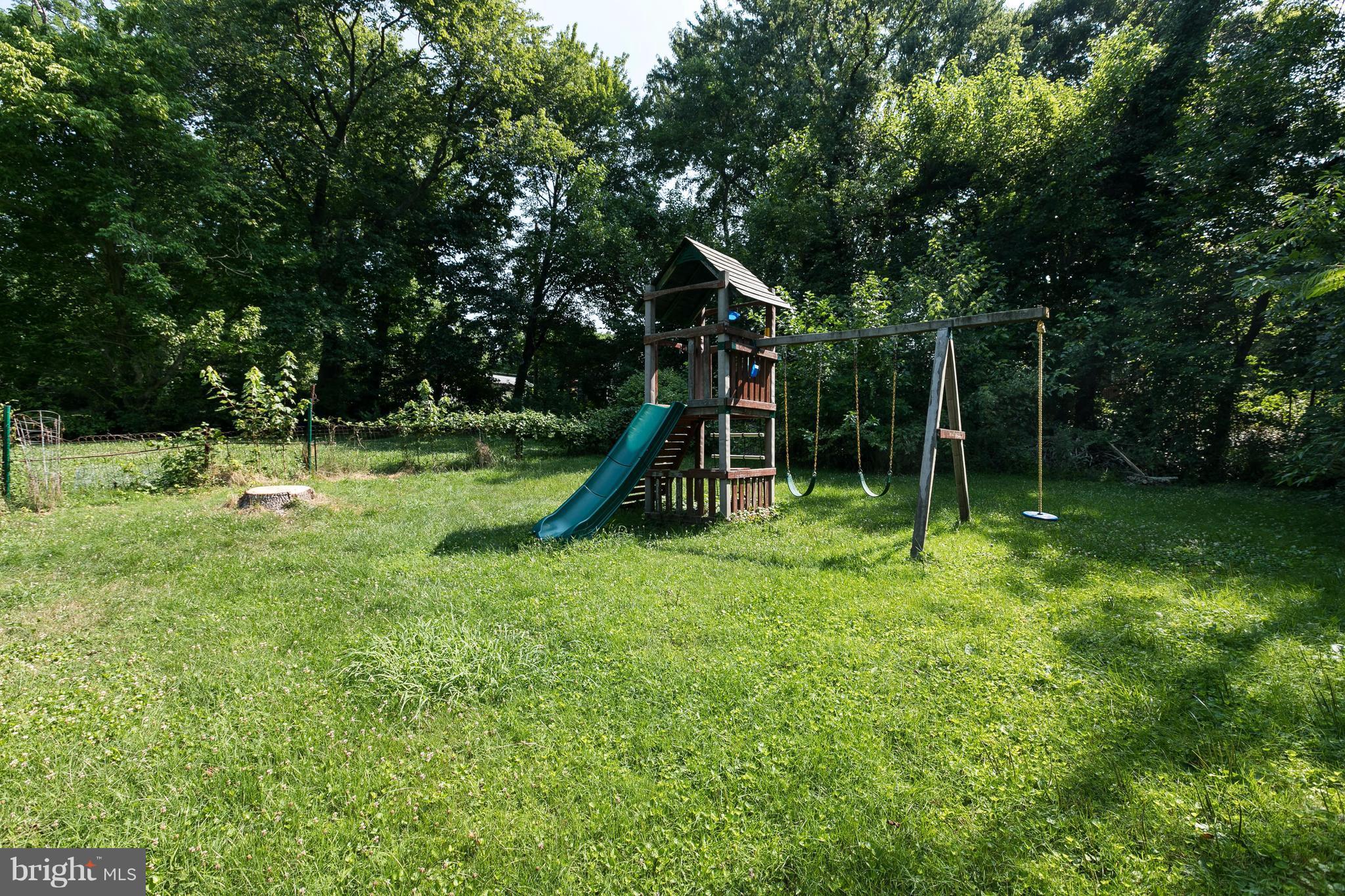 6403 Banbury Road Baltimore, MD 21239 - Photo 25 of 27 Exterior (Rear)