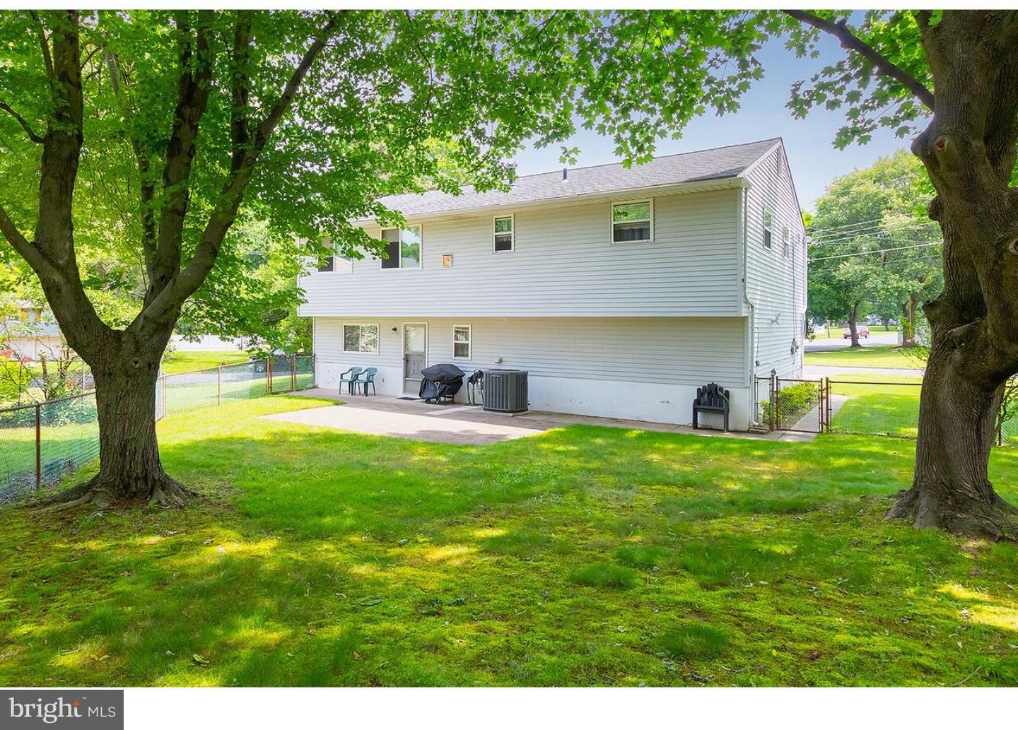 22 Knoll Road Stratford, NJ 08084 - Photo 4 of 18