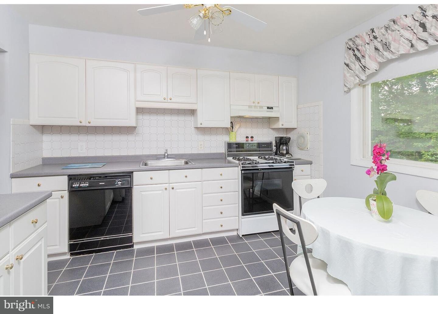 22 Knoll Road Stratford, NJ 08084 - Photo 8 of 18