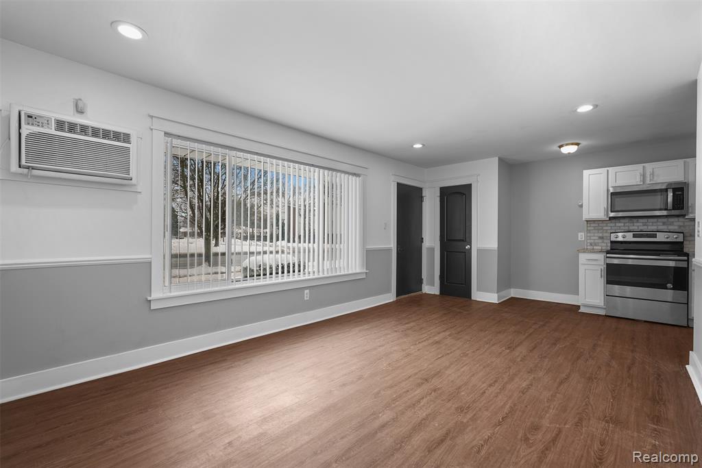 4403 Crooks Road Royal Oak, MI 48073 - Photo 3 of 11