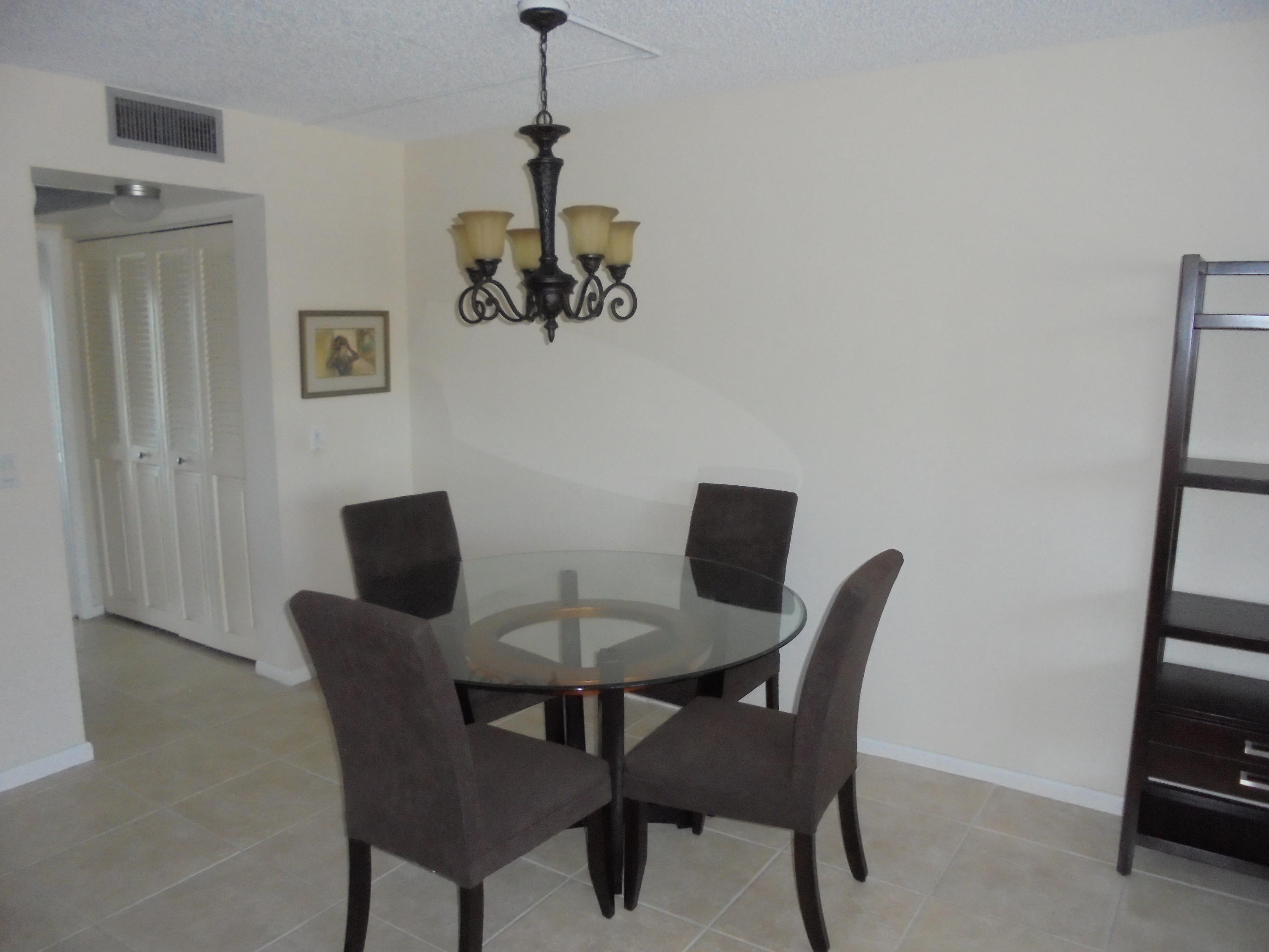 2008 Cornwall East Boca Raton, FL 33434 - Photo 4 of 20 041