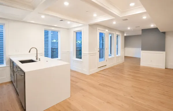 $2,950 | 265 Washington Street, Unit 1, Somerville, MA 02143