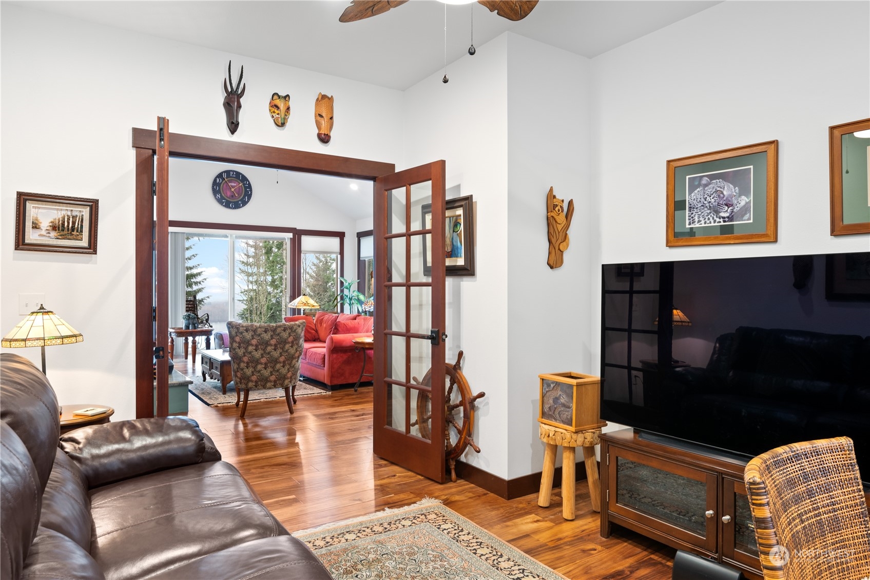 3011 Stella Road Longview, WA 98632 - Photo 23 of 38 a living room with furniture