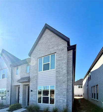 $2,899 | 12895 Raven Way, Unit 17, Farmers Branch, TX 75234